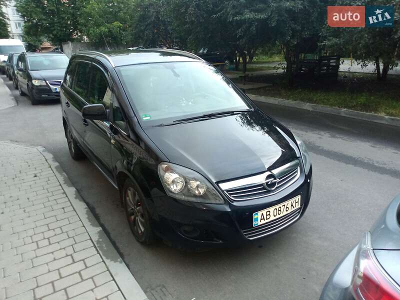 Минивэн Opel Zafira 2010 в Виннице