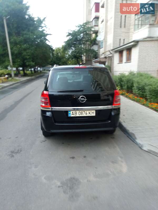 Минивэн Opel Zafira 2010 в Виннице