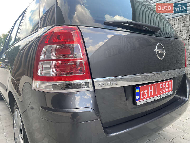 Минивэн Opel Zafira 2009 в Луцке
