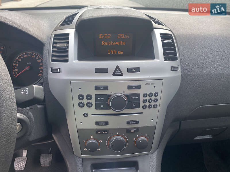 Минивэн Opel Zafira 2009 в Луцке