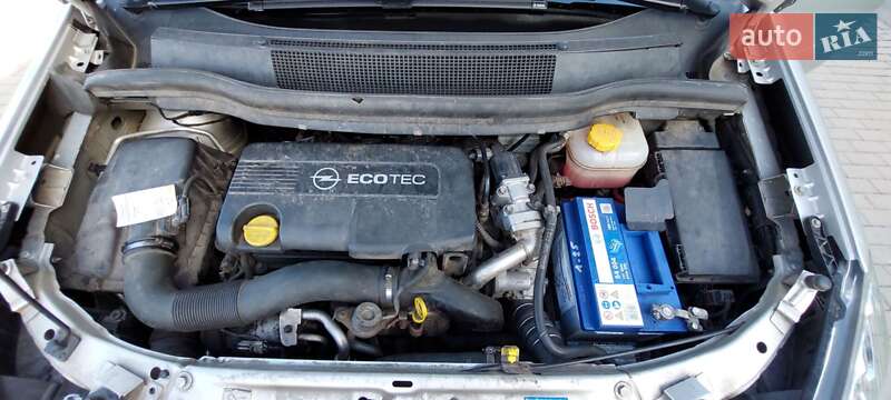 Минивэн Opel Zafira 2011 в Нововолынске