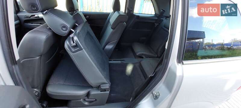 Минивэн Opel Zafira 2011 в Нововолынске