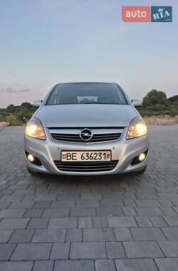 Минивэн Opel Zafira 2011 в 
