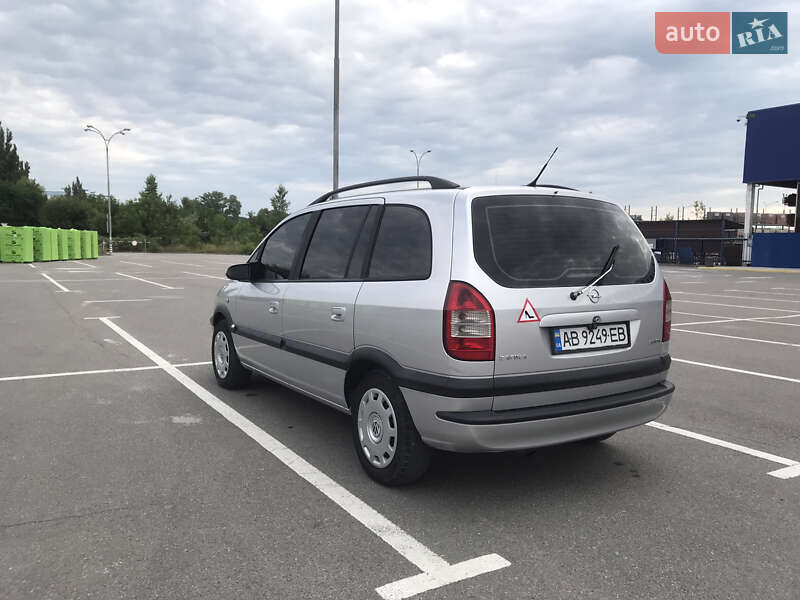 Мінівен Opel Zafira 2004 в Кам'янець-Подільському