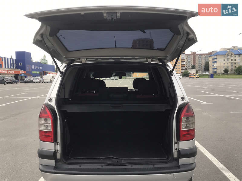Мінівен Opel Zafira 2004 в Кам'янець-Подільському