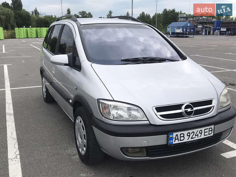 Мінівен Opel Zafira 2004 в Кам'янець-Подільському
