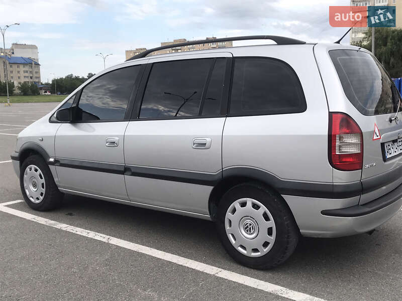 Мінівен Opel Zafira 2004 в Кам'янець-Подільському