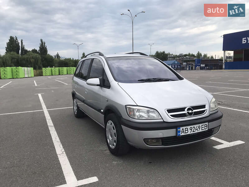 Мінівен Opel Zafira 2004 в Кам'янець-Подільському