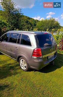 Минивэн Opel Zafira 2007 в 