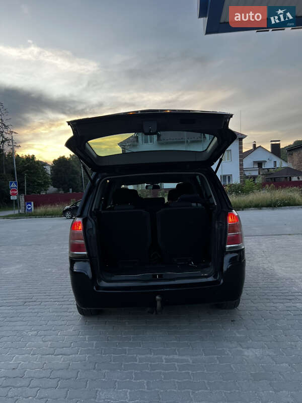 Минивэн Opel Zafira 2006 в Кременце