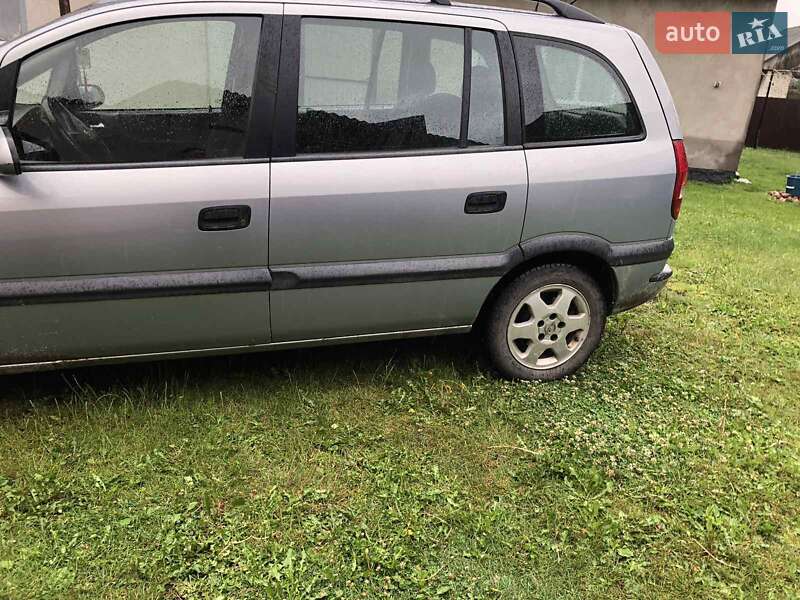 Мінівен Opel Zafira 2000 в Луцьку