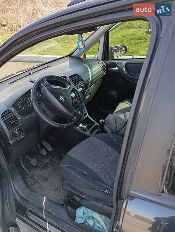 Мінівен Opel Zafira 2003 в Рокитному