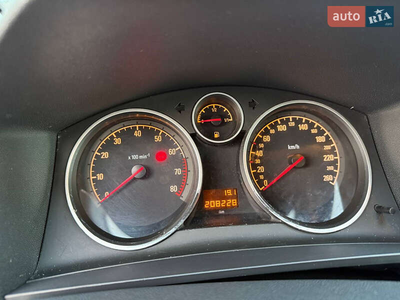 Минивэн Opel Zafira 2010 в Виннице