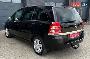 Минивэн Opel Zafira 2011 в 