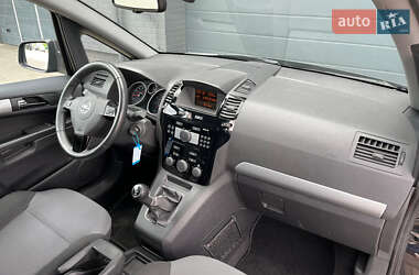Минивэн Opel Zafira 2011 в 