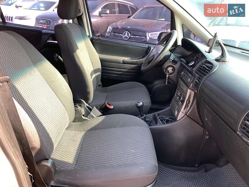 Минивэн Opel Zafira 2004 в Виннице