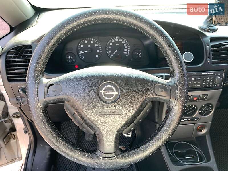 Минивэн Opel Zafira 2004 в Виннице