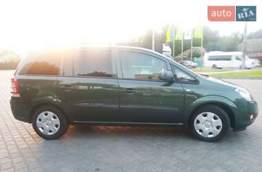Минивэн Opel Zafira 2010 в 
