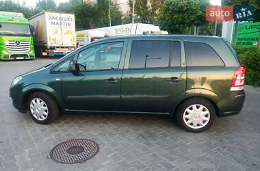 Минивэн Opel Zafira 2010 в 