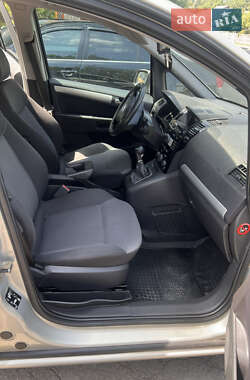 Минивэн Opel Zafira 2011 в 