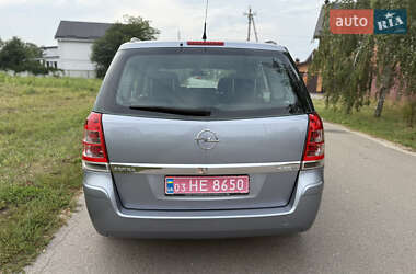 Минивэн Opel Zafira 2008 в 