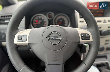 Минивэн Opel Zafira 2008 в 