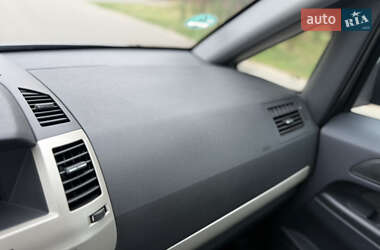 Минивэн Opel Zafira 2008 в 