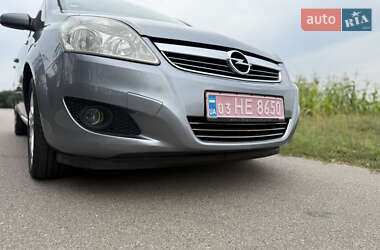 Минивэн Opel Zafira 2008 в 