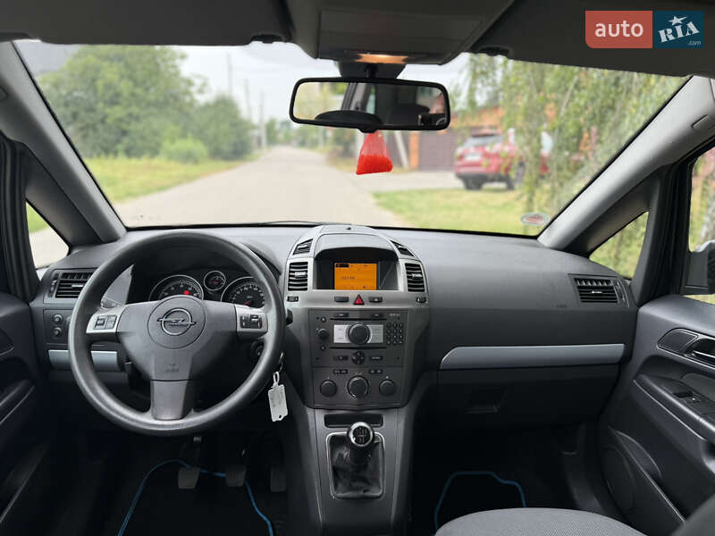 Минивэн Opel Zafira 2008 в Борисполе