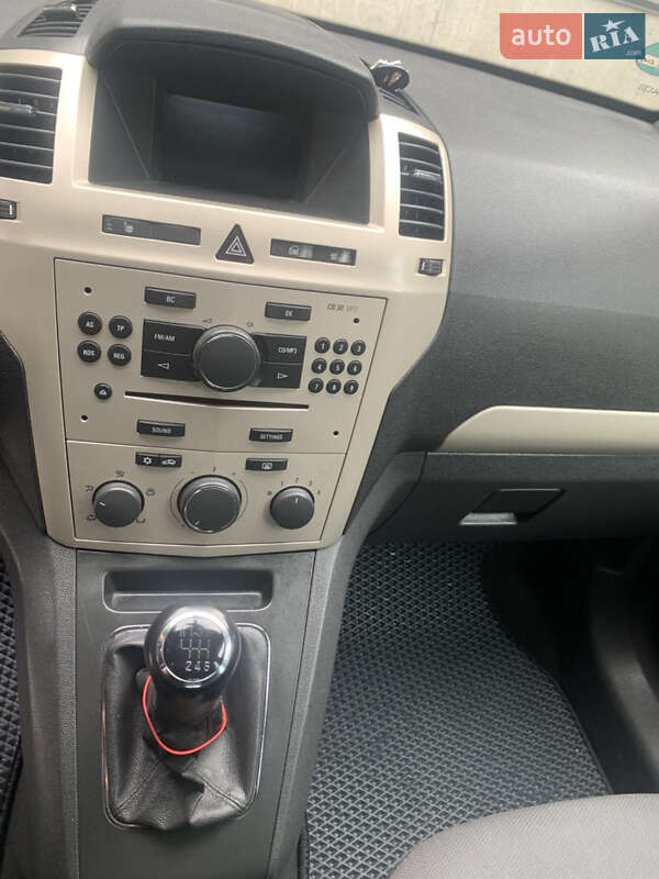 Минивэн Opel Zafira 2008 в Луцке