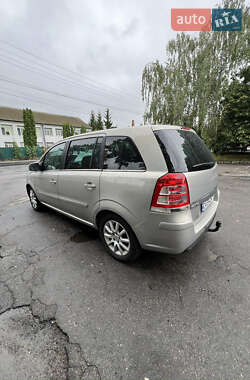 Минивэн Opel Zafira 2011 в 