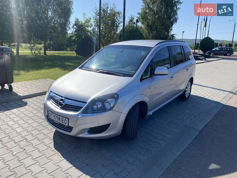 Мінівен Opel Zafira 2010 в Івано-Франківську фото 3 Мінівен Opel Zafira 2010 в Івано-Франківську