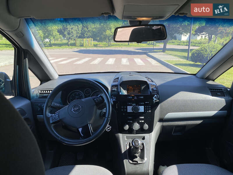 Мінівен Opel Zafira 2010 в Івано-Франківську фото 15 Мінівен Opel Zafira 2010 в Івано-Франківську