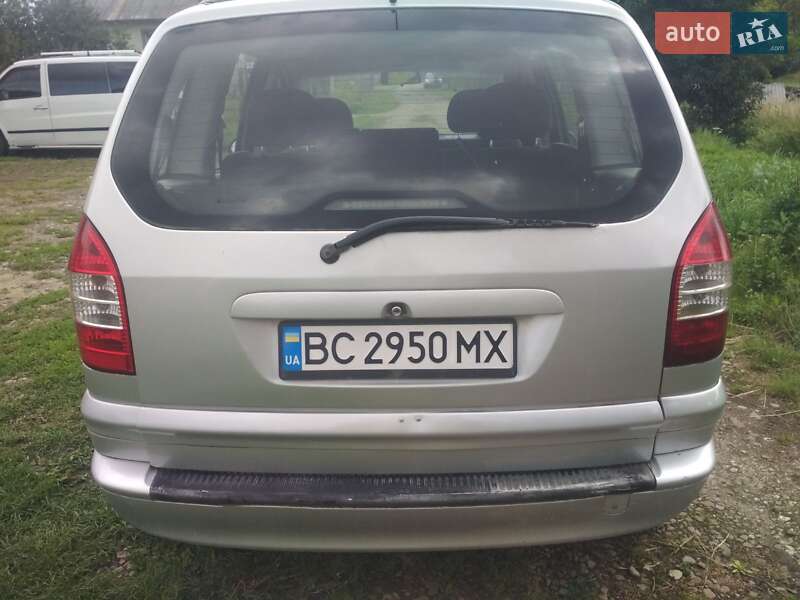 Минивэн Opel Zafira 2004 в Меденичах