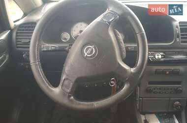 Минивэн Opel Zafira 2004 в Меденичах