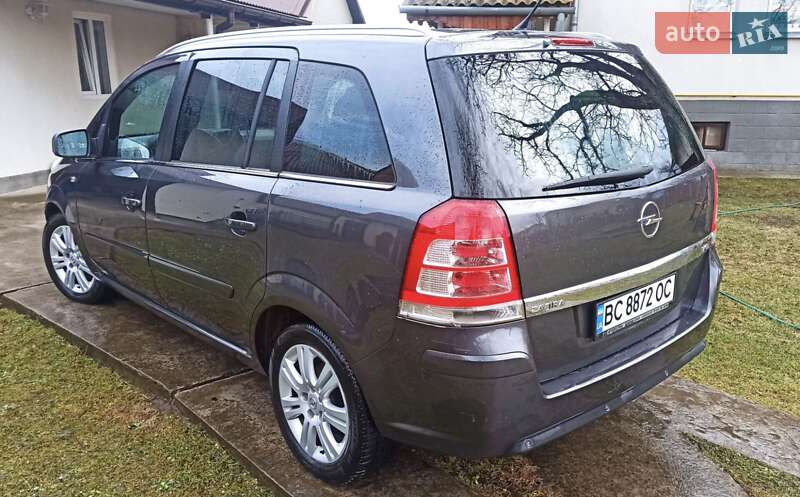 Мінівен Opel Zafira 2010 в Стрию