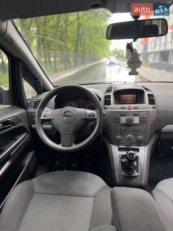 Мінівен Opel Zafira 2006 в Чернігові