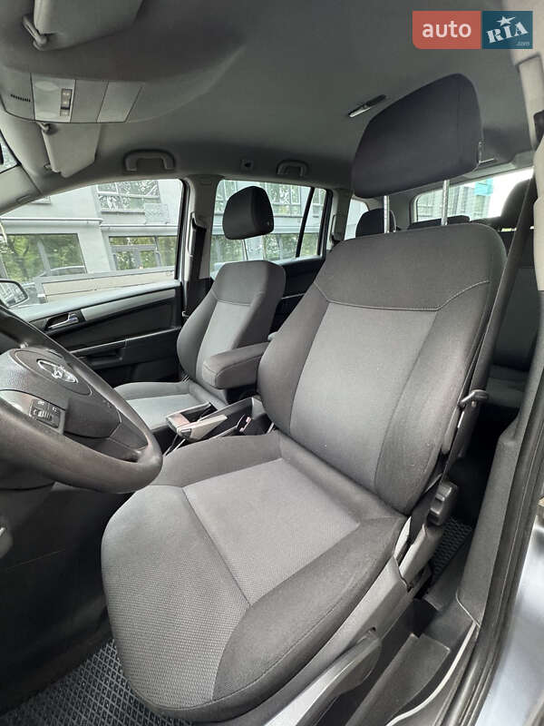 Мінівен Opel Zafira 2006 в Чернігові