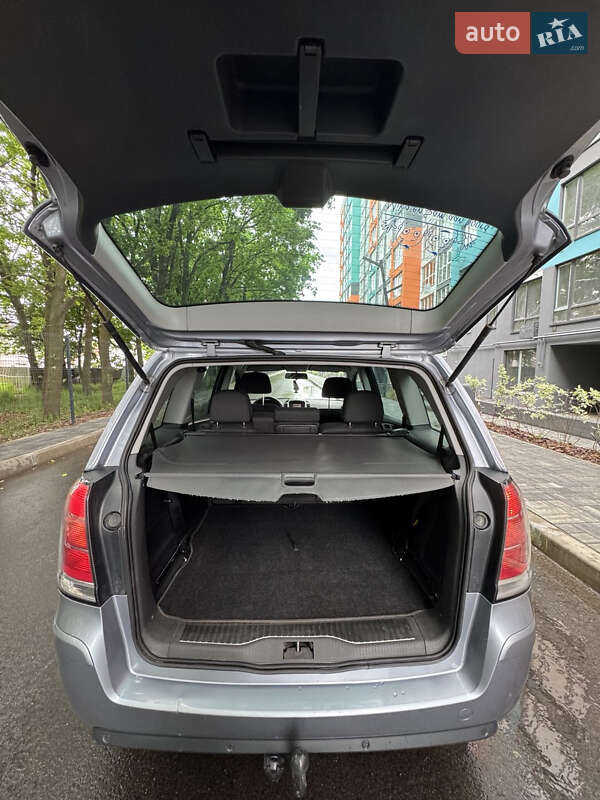 Мінівен Opel Zafira 2006 в Чернігові