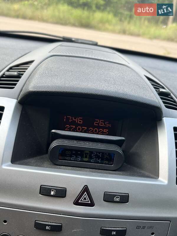 Минивэн Opel Zafira 2012 в Остер фото 14 Минивэн Opel Zafira 2012 в Остер