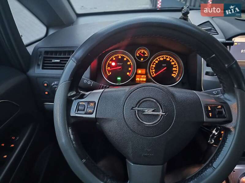 Минивэн Opel Zafira 2006 в Чернигове