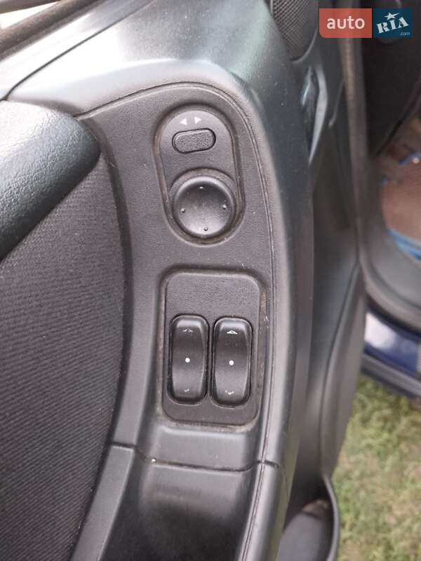 Минивэн Opel Zafira 2003 в Сумах