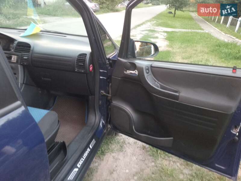 Минивэн Opel Zafira 2003 в Сумах