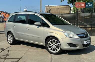 Минивэн Opel Zafira 2009 в Киеве