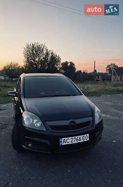 Минивэн Opel Zafira 2007 в Луцке