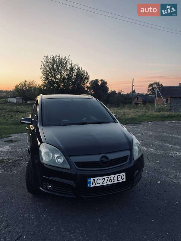 Минивэн Opel Zafira 2007 в 