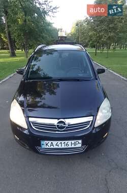 Минивэн Opel Zafira 2008 в Киеве