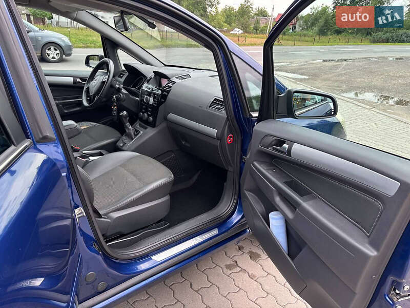 Минивэн Opel Zafira 2009 в Львове