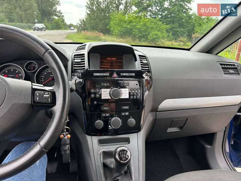 Минивэн Opel Zafira 2009 в Львове