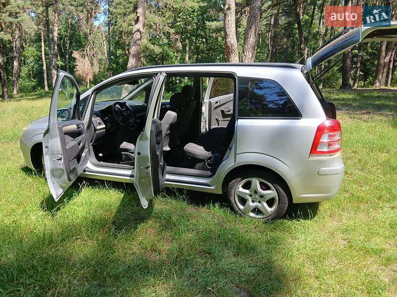 Мінівен Opel Zafira 2008 в Львові